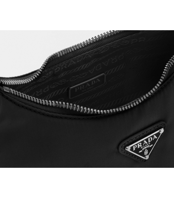 Prada Re-Edition 2005 Re-Nylon bag Anasayfa